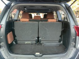 Toyota Kijang Innova V A/T Diesel 2016 Abu-abu 8