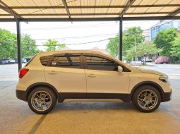 Suzuki SX4 S-Cross NewA/T 2022 Putih 4