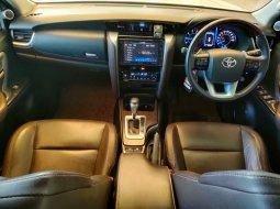 Toyota Fortuner 2.4 VRZ AT 2020 Putih TRD kick sensor 8