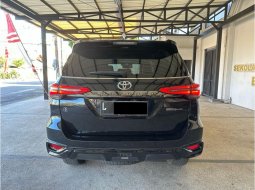 Toyota Fortuner 2.4 VRZ AT 2021 Hitam 3