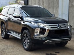KM 13rb ! Mitsubishi Pajero Sport 2.4 Dakar Ultimate 4x4 Diesel At 2022 Hitam