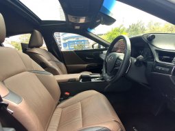 KM15rb! Lexus ES300 Hybrid Ultra Luxury Facelift At 2022 Sonic Titanium 21