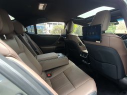 KM15rb! Lexus ES300 Hybrid Ultra Luxury Facelift At 2022 Sonic Titanium 23