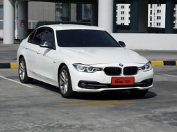 BMW 3 Series 320i Sport 2016 Putih