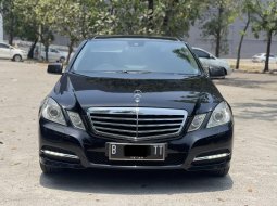 Mercedes-Benz E-Class E 300 2011 Hitam Promo DP Ringan!!!