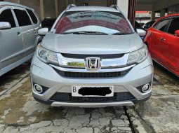 Honda BRV E MT ( Manual ) 2018 Abu² Muda Km 74rban Plat Genap