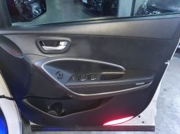 Hyundai Santa Fe 2.4 Automatic 2016 Bensin 21