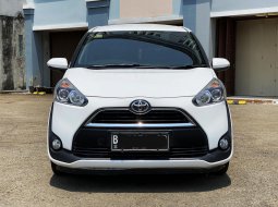 Toyota Sienta V CVT 2017 dp 0 pake motor bs tt om