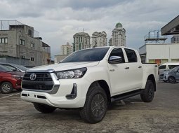 Jual mobil Toyota Hilux D-Cab 2023