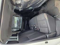 Jual mobil Toyota Hilux D-Cab 2023 10