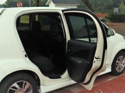 Daihatsu Sirion R CVT 2015 12