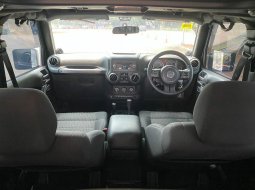 Jeep Wrangler 3.8L at 2011 Hitam 9