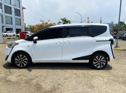 Toyota Sienta V CVT 2017 dp pake motor bs tt om 2