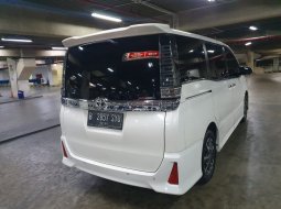 Toyota Voxy 2.0 A/T 2019 Siap Pakai 11