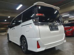 Toyota Voxy 2.0 A/T 2019 Siap Pakai 19