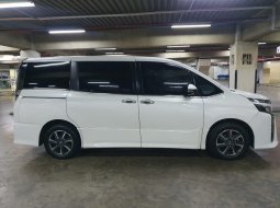 Toyota Voxy 2.0 A/T 2019 Siap Pakai 20