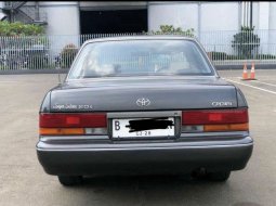 Toyota Crown Super Saloon 1992 Abu-abu 2