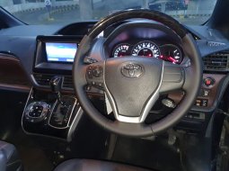Toyota Voxy 2.0 A/T 2019 Gresss 6