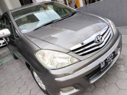 Kijang Innova V Matic Bensin 2010