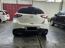 Mazda 2 R  AT ( Matic ) 2016 Putih Km Low 50rban 7