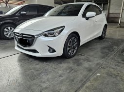Mazda 2 R  AT ( Matic ) 2016 Putih Km Low 50rban 10
