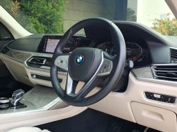BMW X7 xDrive 4.0i Pure Excellence (G07) CKD At 2020 Grey 16