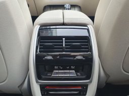 BMW X7 xDrive 4.0i Pure Excellence (G07) CKD At 2020 Grey 22
