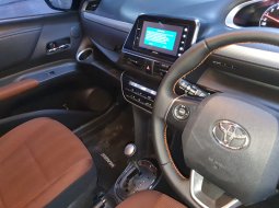 Toyota Sienta V 2017 Low KM Gresss 15