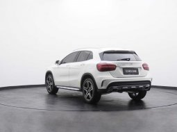 Mercedes-Benz GLA 200 AMG Line 2018 SUV 4