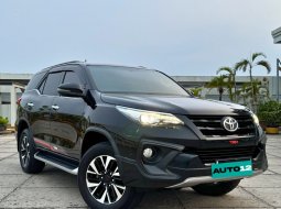 Toyota Fortuner 2.4 VRZ TRD AT 2017 Low KM Gresss