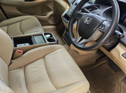 Honda Odyssey 2.4L 2011 Hitam 10