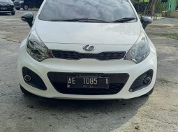 Kia Rio AT 2013 Silver 1