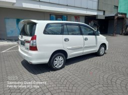 Innova G 2.5 Matic Diesel 2014 8