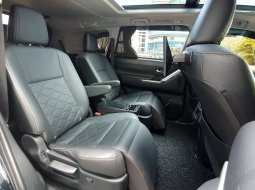 Toyota Kijang Innova Zenix Hybrid 2022 q modelista km11rb hitam cash kredit proses bisa dibantu 11