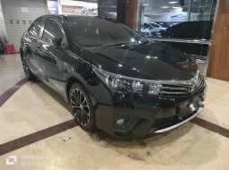 Toyota Corolla Altis V AT 2014