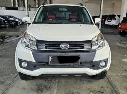 Daihatsu Terios R AT ( Matic ) 2017 / 2018 Putih Km Low 28rban Plat ganjil