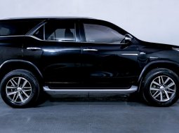 JUAL Toyota Fortuner 2.7 SRZ AT 2017 Hitam 5