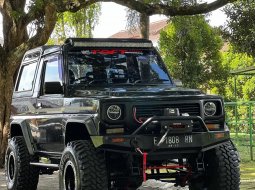 Daihatsu Taft Rocky 1994 Hitam