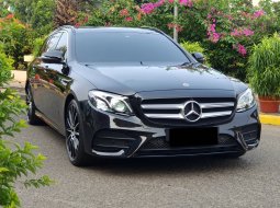 Mercedes Benz E250 Estate Station Wagon (S213) CBU Facelift At 2018 Black On Black