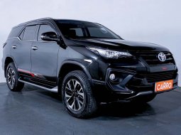 JUAL Toyota Fortuner 2.4 VRZ TRD AT 2018 Hitam