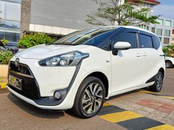 Toyota Sienta V CVT 2017 dp pke motor gan