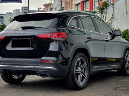 Mercedes-Benz GLA 200 (H247) AMG Line CBU At 2021 Hitam 8