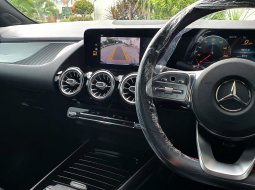 Mercedes-Benz GLA 200 (H247) AMG Line CBU At 2021 Hitam 16