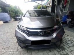 TDP (10JT) Honda Jazz RS 1.5 4X2 AT 2018 Abu-abu  4