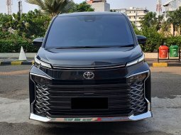 NEW Toyota Voxy 2.0 CVT TSS Facelift At 2022 Hitam Black on Black 1