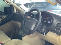 Hyundai H1 2.5L CRDi XG Matic Tahun 2017 Kondisi Mulus Terawat Istimewa 5