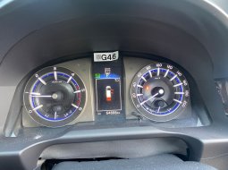 Toyota Kijang Innova V Diesel 8