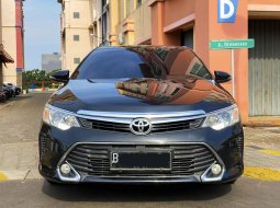 Toyota Camry 2.5 V 2017 dp 0 bs tt