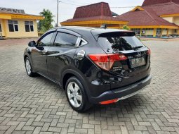 Jual mobil Honda HR-V 2016 3