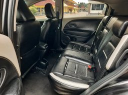 Jual mobil Honda HR-V 2016 8
